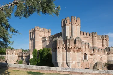 Coca, Provinz Segovia, Spanien. Castillo de Coca. Wichtiges Beispiel der Mudéjar-Militärarchitektur.